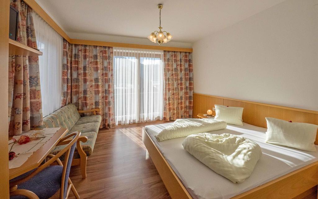 ホテル Haus Schluder - Familie Stanitzer ヴァイセンゼー 部屋 写真